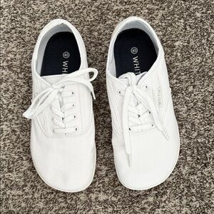 Whitin Wide Toe Box White Sneakers